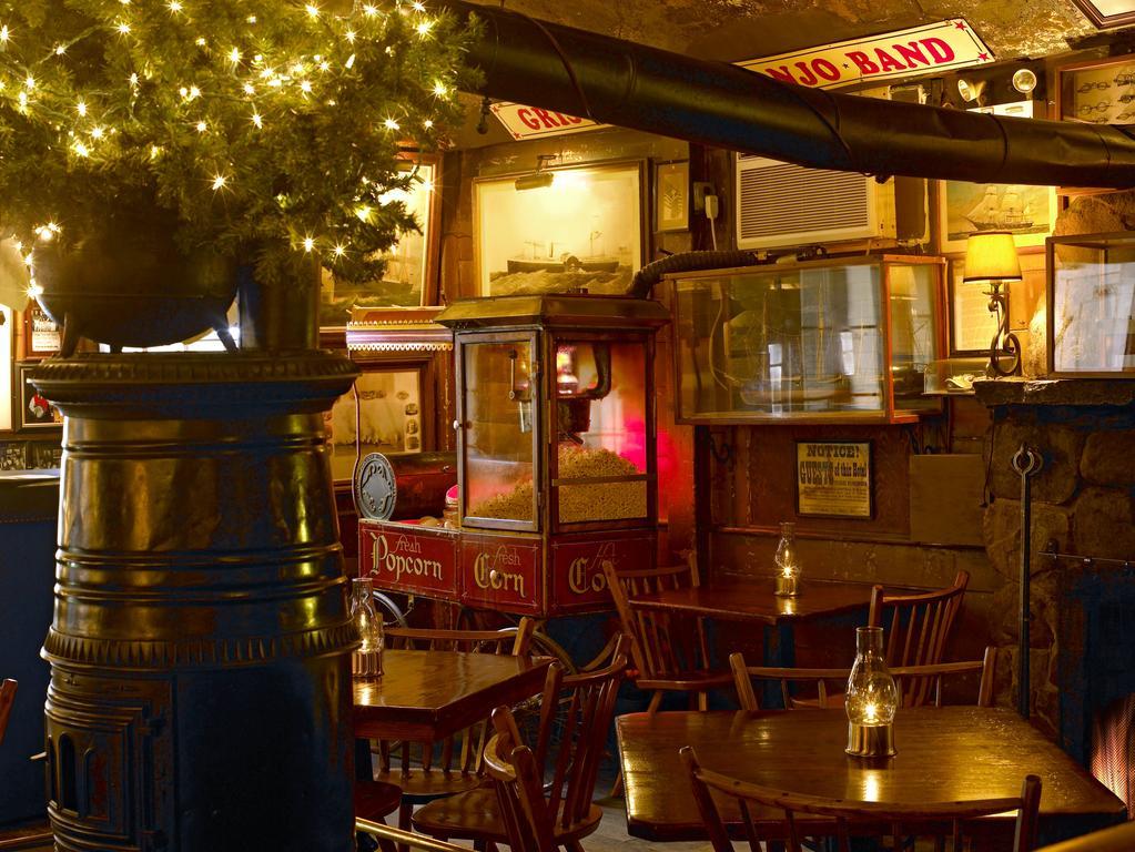 The Griswold Inn Essex Экстерьер фото