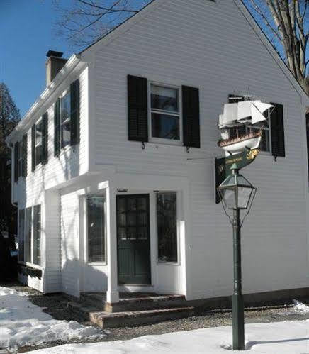 The Griswold Inn Essex Экстерьер фото